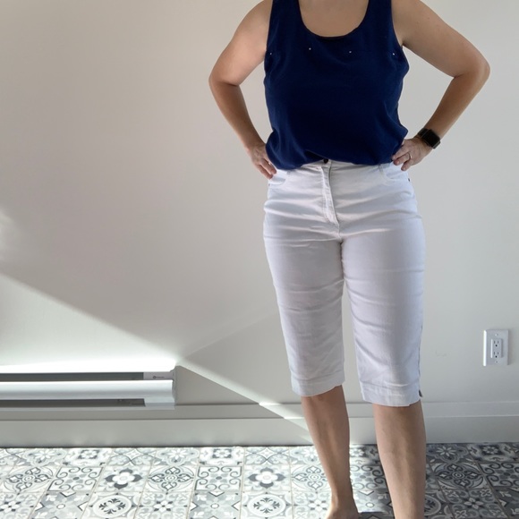 US12_White jean clam diggers - Picture 1 of 5